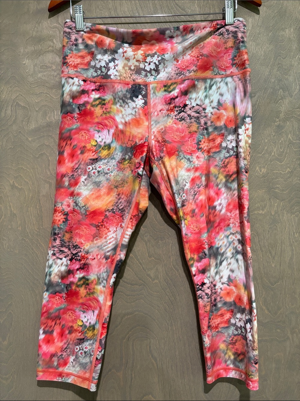 Athleta Elation Capri Floral Leggings Size Large yoga running workout gym